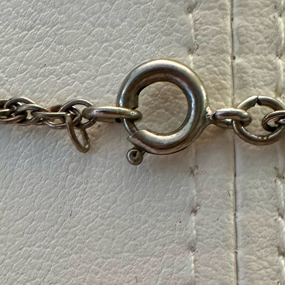 Vintage locket pendant necklace in silver tone - Picture 13 of 13